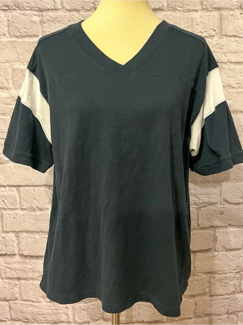 Vuori Relaxed V-Neck Navy Top